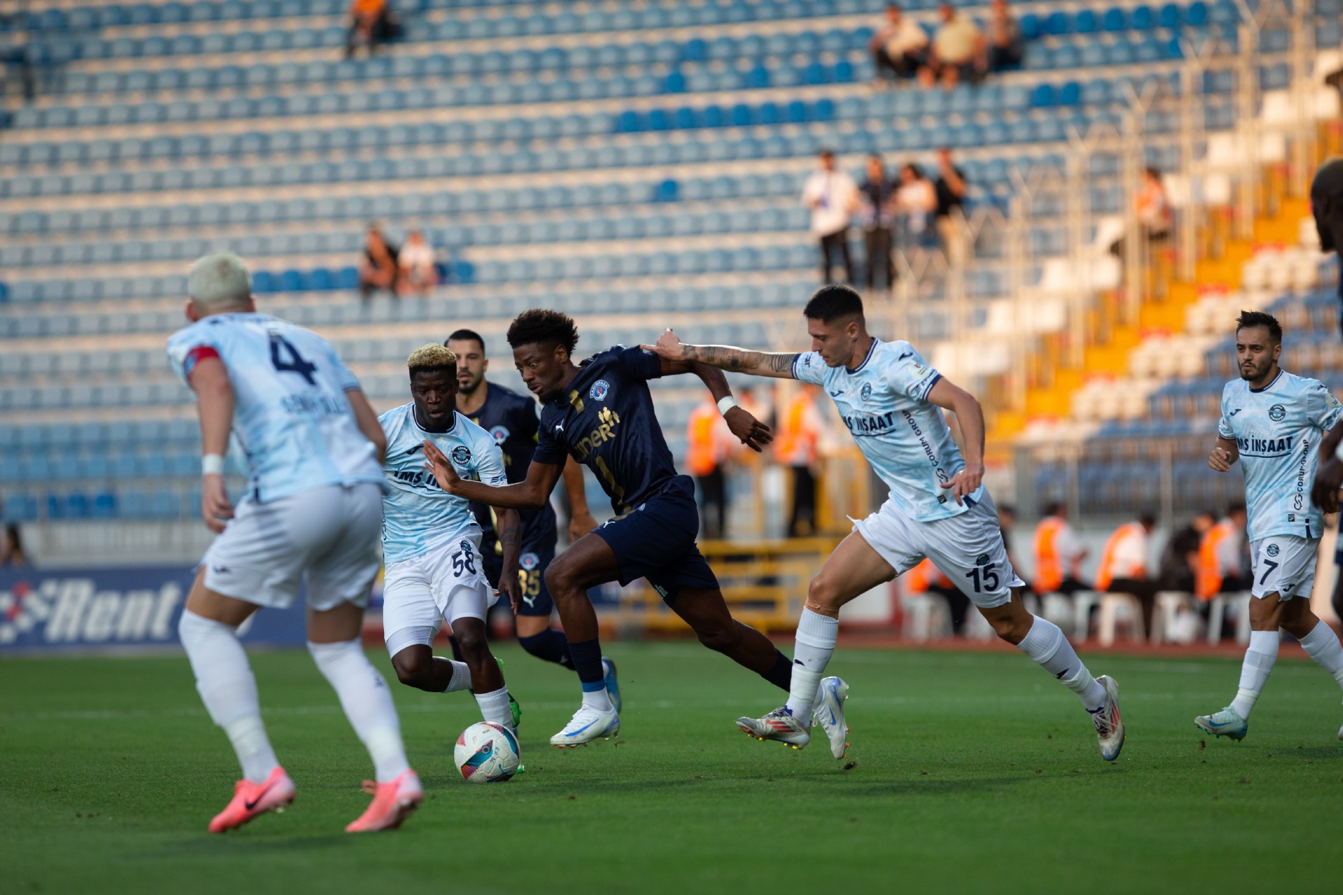 Kasımpaşa:2 A. Demirspor:2